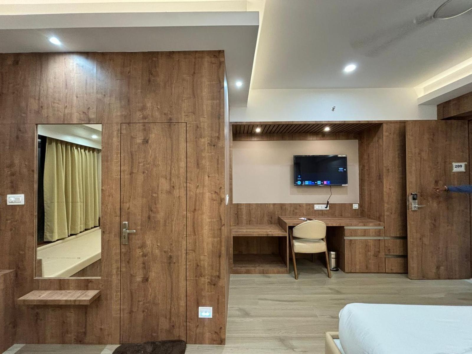 The Pearl Club Resort Shānti Niketan Exteriör bild