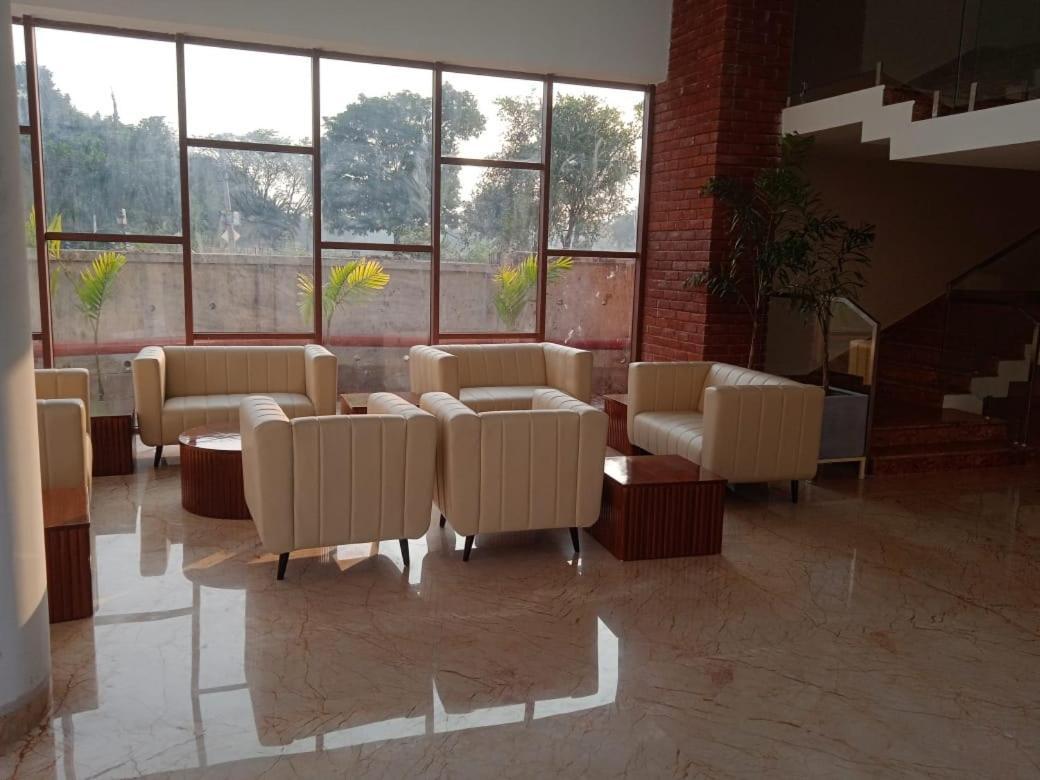 The Pearl Club Resort Shānti Niketan Exteriör bild